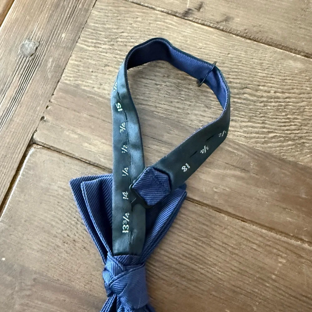Izod Navy Bow Tie